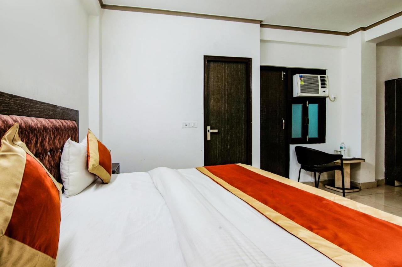Hotel The Ocean Near Igi Airport ニューデリー エクステリア 写真