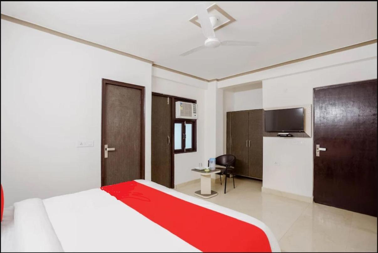 Hotel The Ocean Near Igi Airport ニューデリー エクステリア 写真