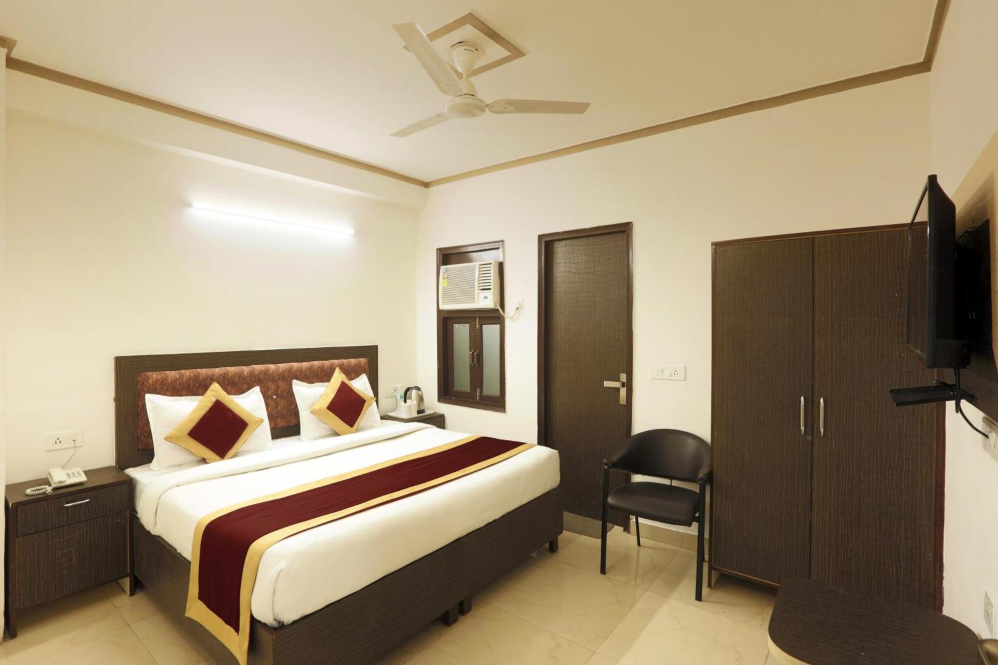 Hotel The Ocean Near Igi Airport ニューデリー エクステリア 写真